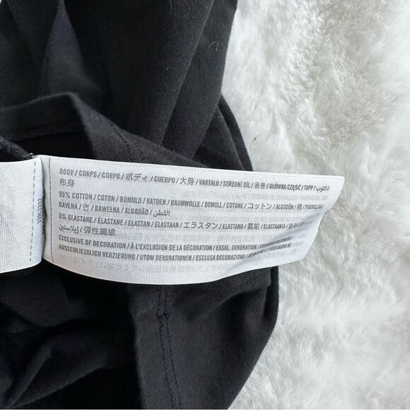 Hollister Black Baby Tee Women’s Size Medium - Picture 7 of 7